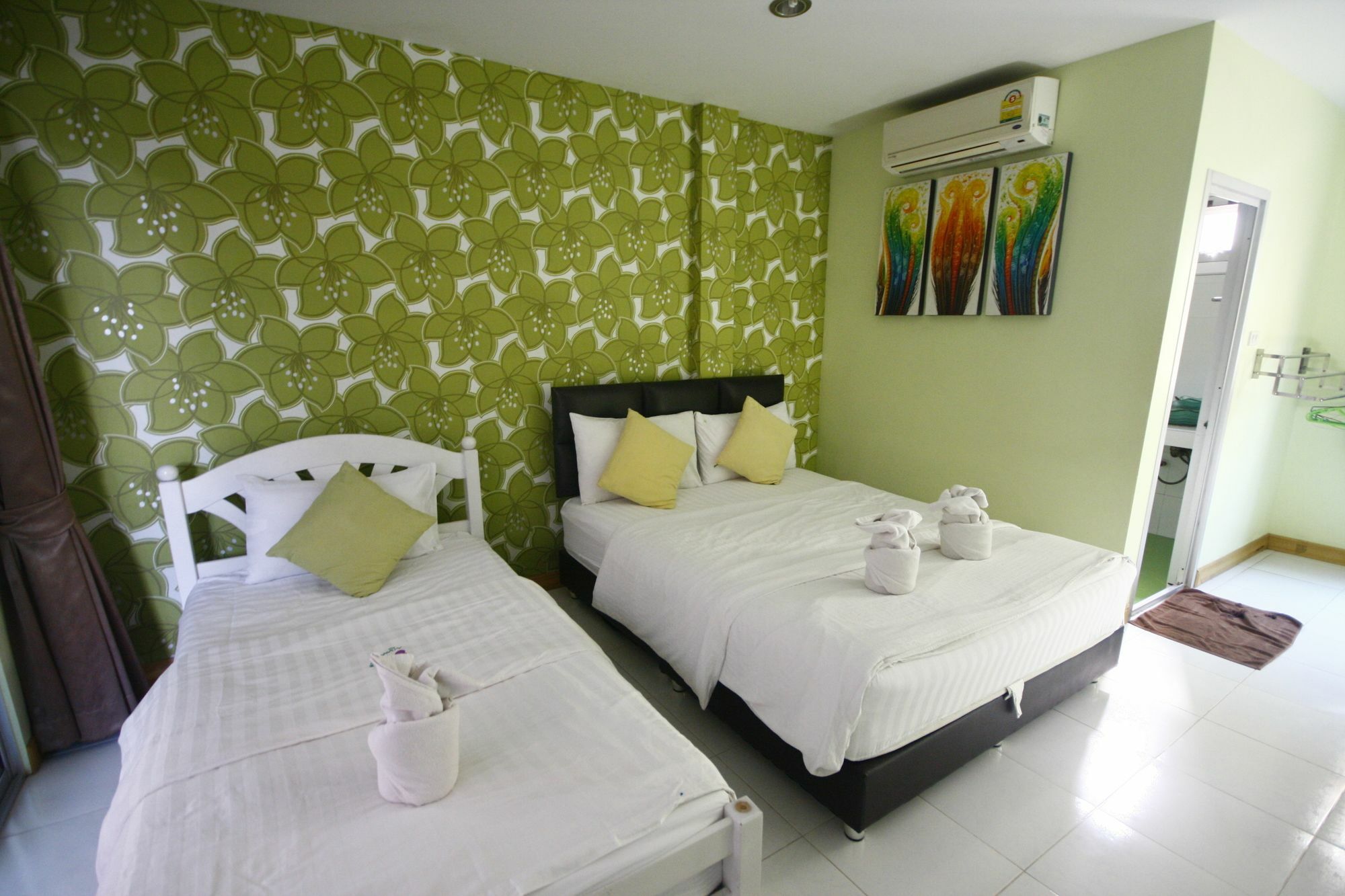 Tawaen Beach Resort Ko Lan Bagian luar foto