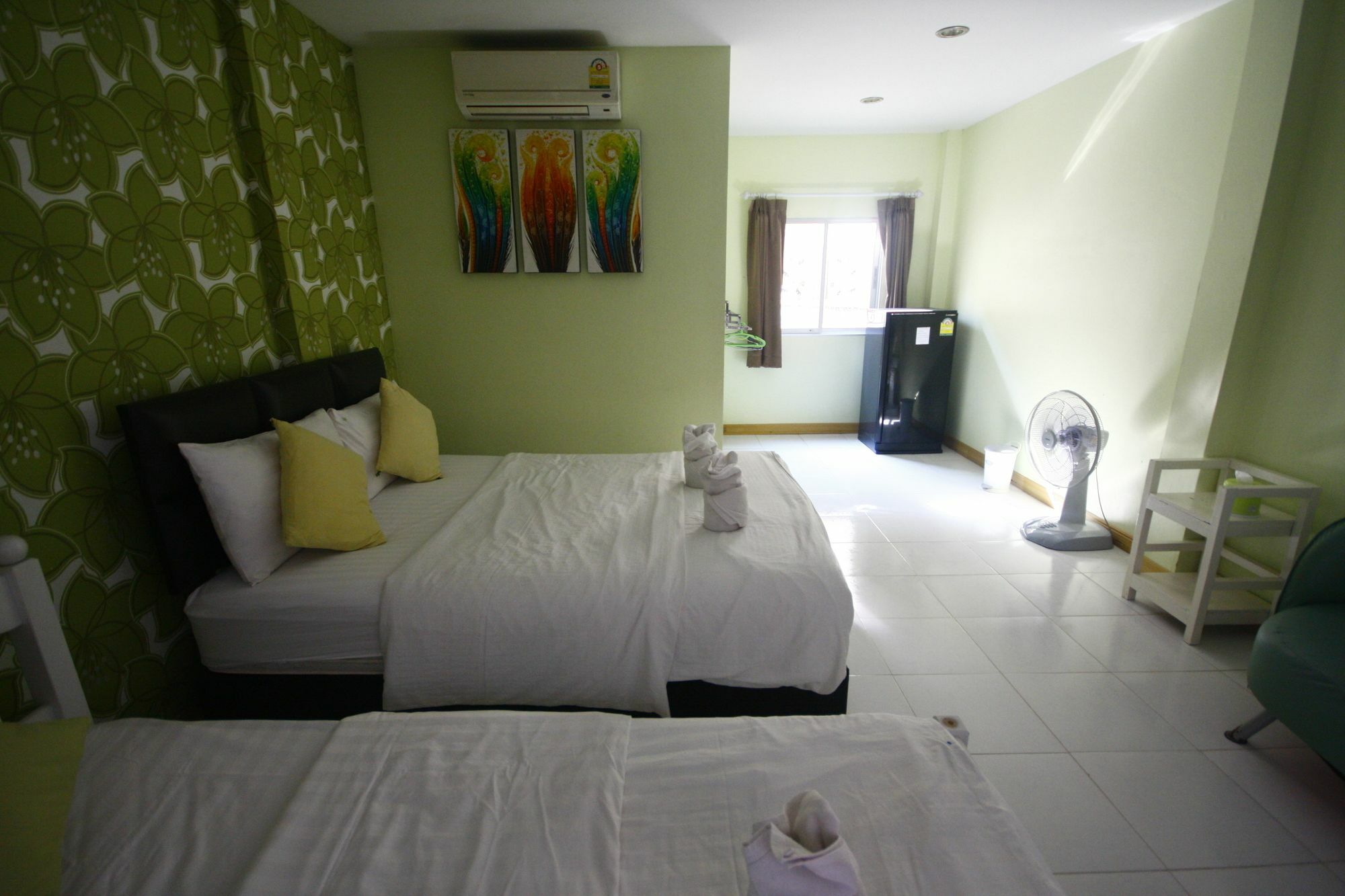 Tawaen Beach Resort Ko Lan Bagian luar foto