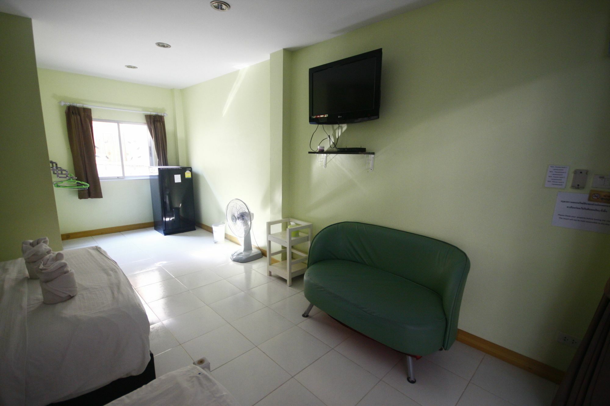 Tawaen Beach Resort Ko Lan Bagian luar foto
